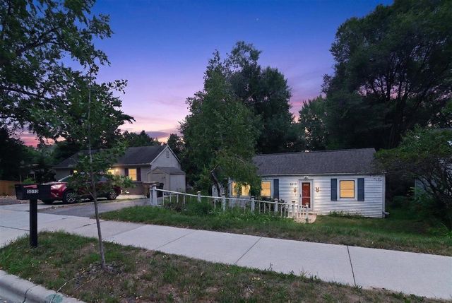 5513 Old Middleton Road, Madison, WI 53705