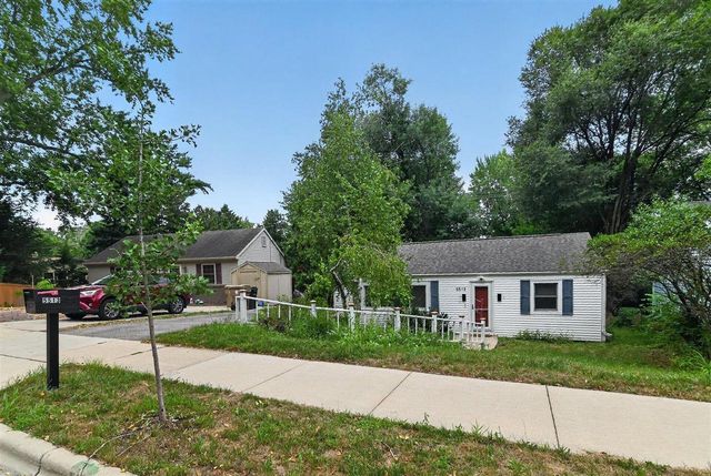 5513 Old Middleton Road, Madison, WI 53705