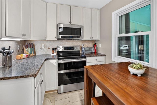 5513 Old Middleton Road, Madison, WI 53705