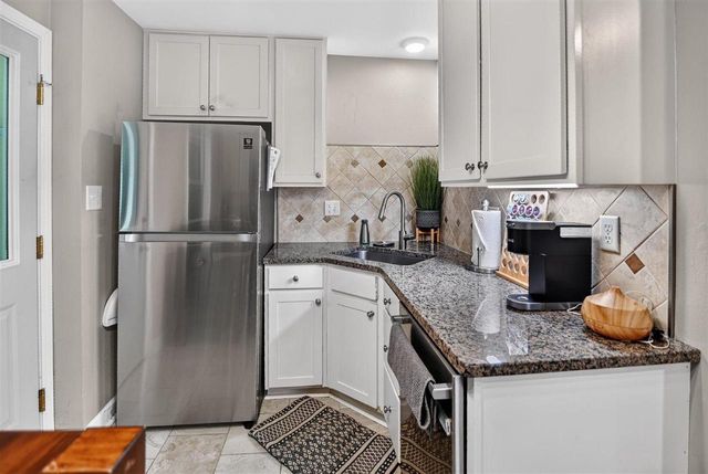 5513 Old Middleton Road, Madison, WI 53705