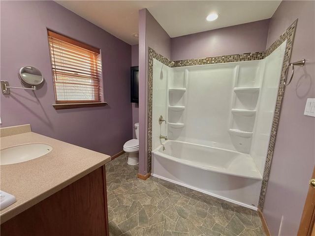 302 W 16TH Street, Maryville, MO 64468