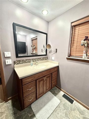 302 W 16TH Street, Maryville, MO 64468