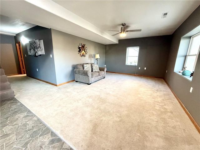 302 W 16TH Street, Maryville, MO 64468