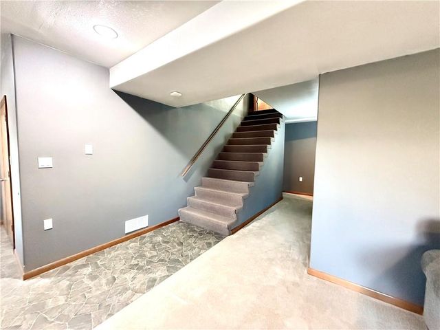 302 W 16TH Street, Maryville, MO 64468