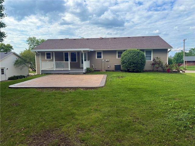 302 W 16TH Street, Maryville, MO 64468