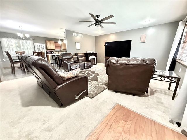 302 W 16TH Street, Maryville, MO 64468