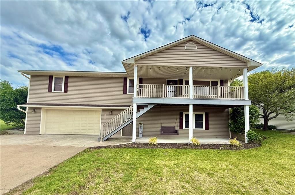 302 W 16TH Street, Maryville, MO 64468