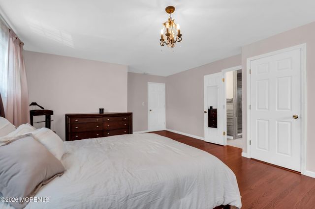10 Homestead Place, Holmdel, NJ 07733