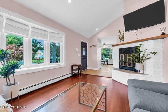 10 Homestead Place, Holmdel, NJ 07733