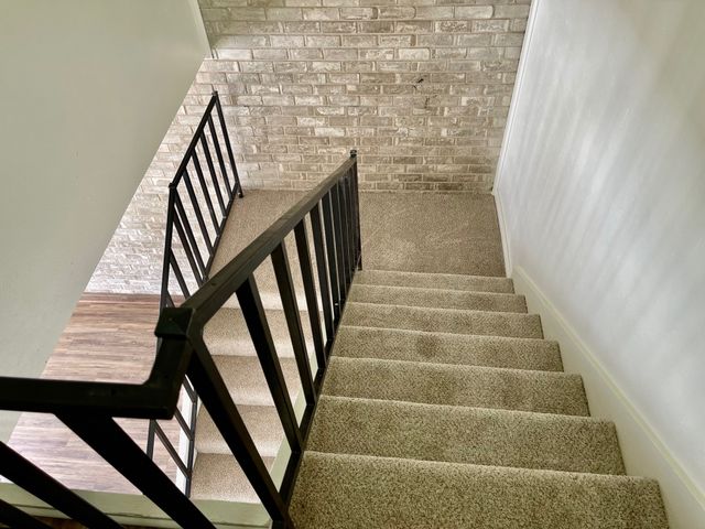 2310 Chapel Hill Lane, Arlington, TX 76014