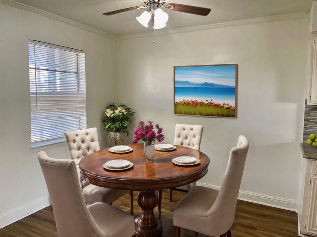 2310 Chapel Hill Lane, Arlington, TX 76014