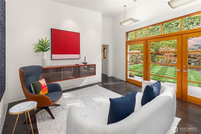 4218 92nd Avenue NE, Yarrow Point, WA 98004