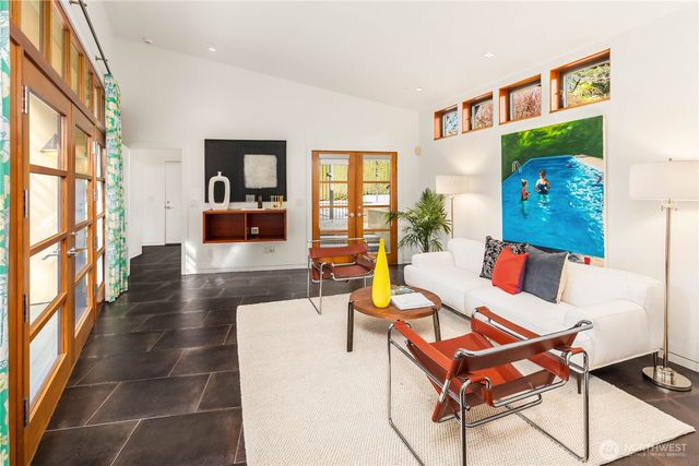 4218 92nd Avenue NE, Yarrow Point, WA 98004