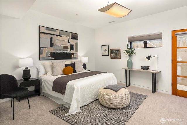 4218 92nd Avenue NE, Yarrow Point, WA 98004