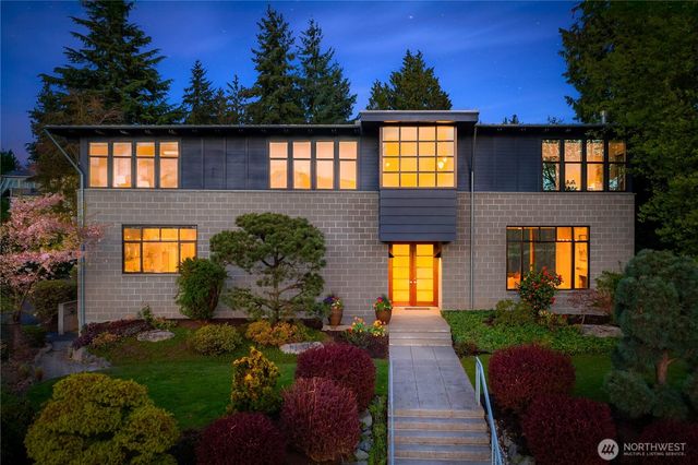 4218 92nd Avenue NE, Yarrow Point, WA 98004