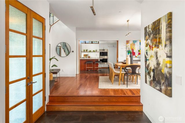 4218 92nd Avenue NE, Yarrow Point, WA 98004