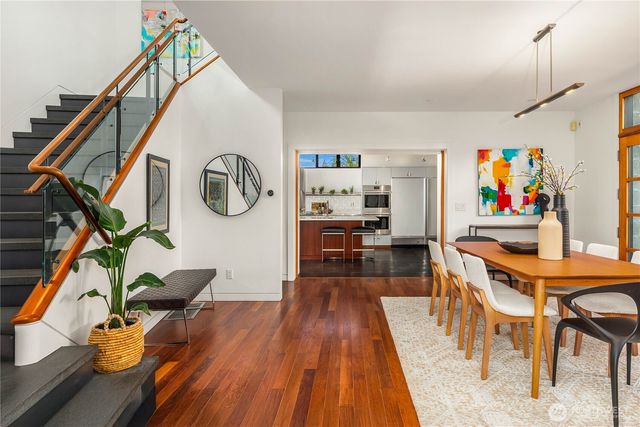 4218 92nd Avenue NE, Yarrow Point, WA 98004