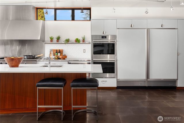 4218 92nd Avenue NE, Yarrow Point, WA 98004