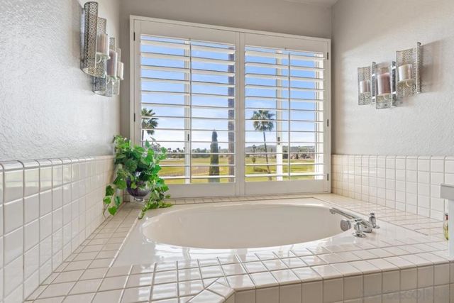 56 Via Casitas, Bonsall, CA 92003