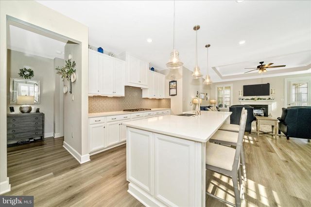 2821 CAMOMILE DR E, Frederick, MD 21704