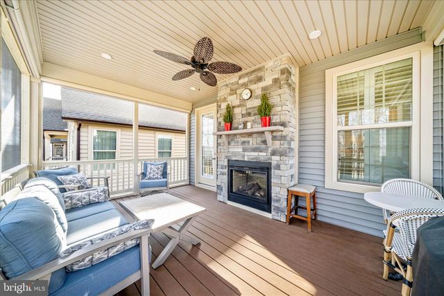 2821 CAMOMILE DR E, Frederick, MD 21704