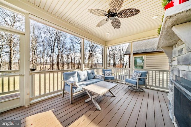 2821 CAMOMILE DR E, Frederick, MD 21704