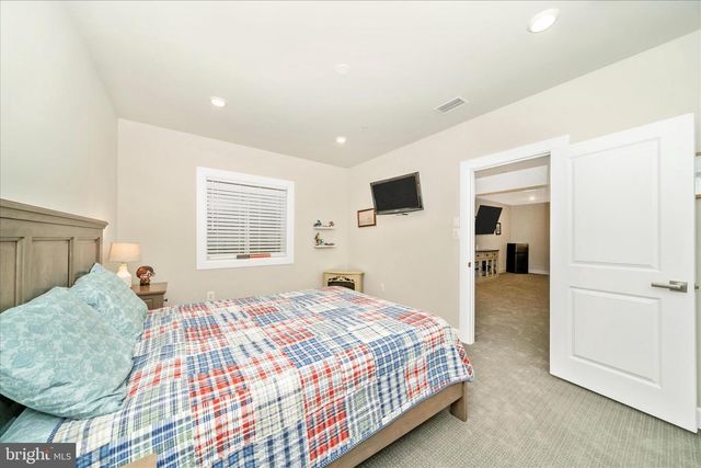 2821 CAMOMILE DR E, Frederick, MD 21704