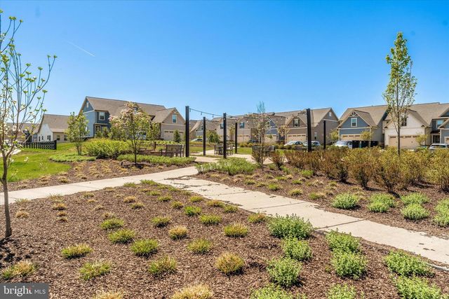 2821 CAMOMILE DR E, Frederick, MD 21704