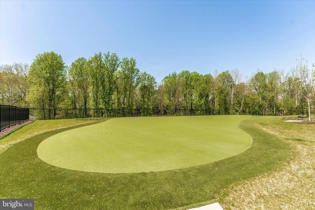 2821 CAMOMILE DR E, Frederick, MD 21704