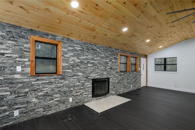 491 Black Forest Drive, Pottsboro, TX 75076