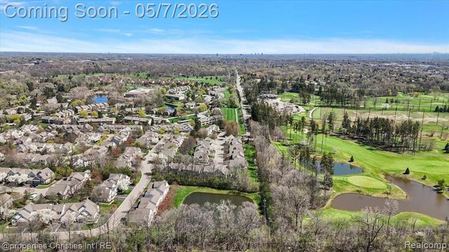 38385 Churchill Lane, Farmington Hills, MI 48331