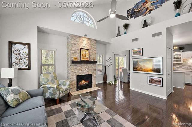 38385 Churchill Lane, Farmington Hills, MI 48331