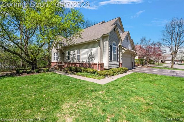 38385 Churchill Lane, Farmington Hills, MI 48331
