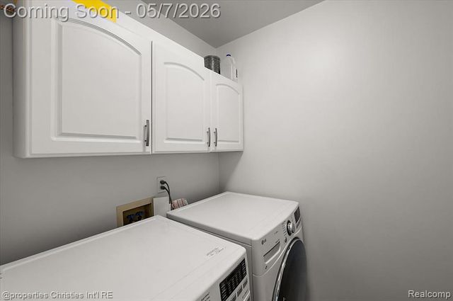 38385 Churchill Lane, Farmington Hills, MI 48331
