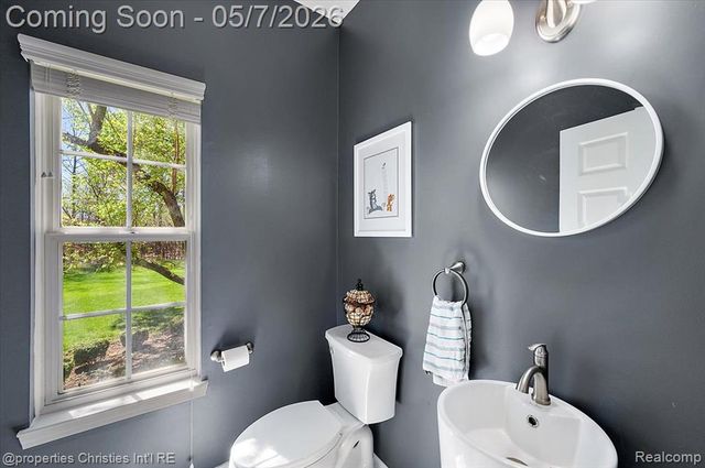 38385 Churchill Lane, Farmington Hills, MI 48331
