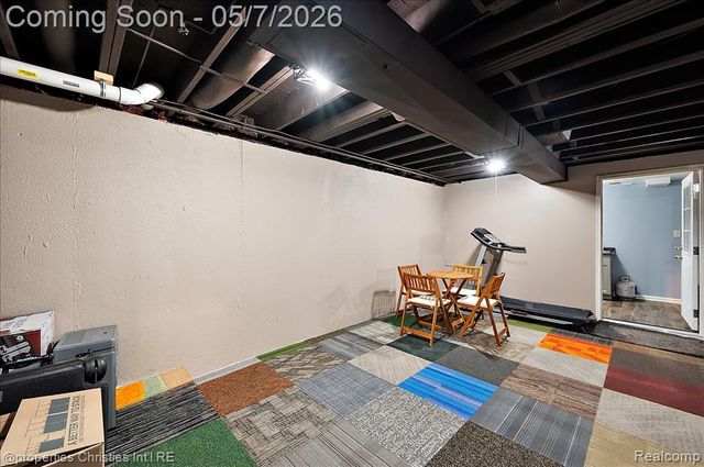 38385 Churchill Lane, Farmington Hills, MI 48331