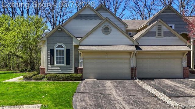 38385 Churchill Lane, Farmington Hills, MI 48331