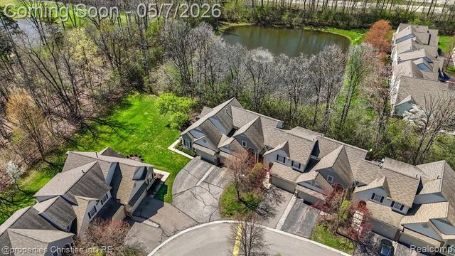 38385 Churchill Lane, Farmington Hills, MI 48331