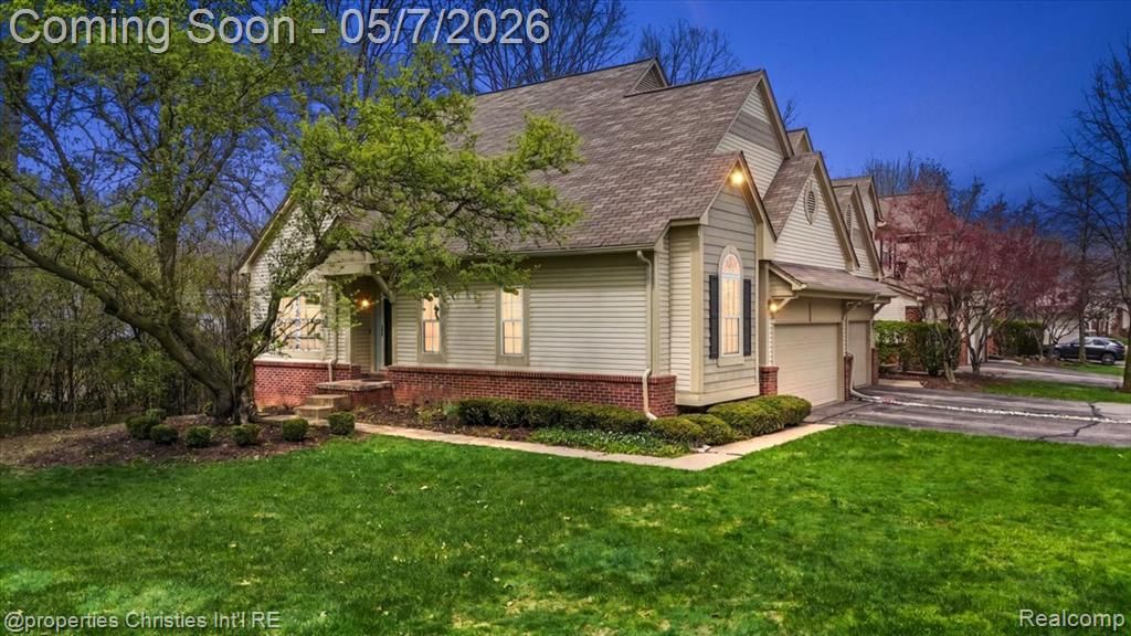 38385 Churchill Lane, Farmington Hills, MI 48331