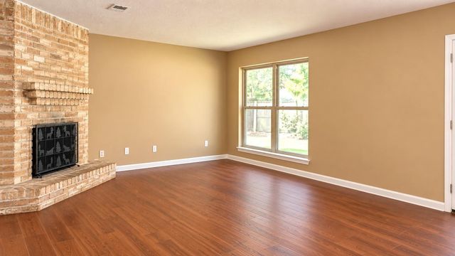 2811 New England Court, Webster, TX 77598