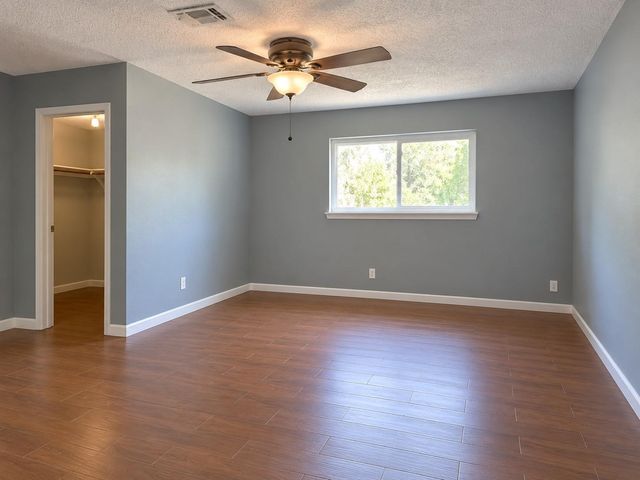 2811 New England Court, Webster, TX 77598