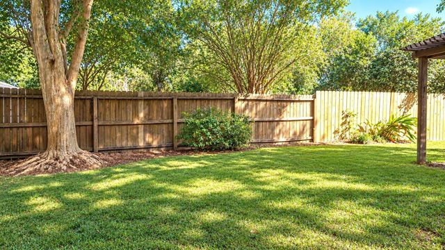 2811 New England Court, Webster, TX 77598