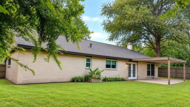 2811 New England Court, Webster, TX 77598