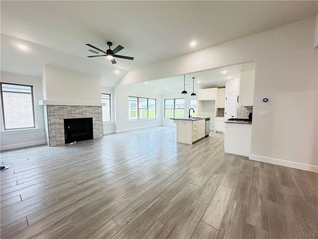 6405 NW Harley Street, Bentonville, AR 72713