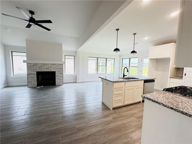 6405 NW Harley Street, Bentonville, AR 72713