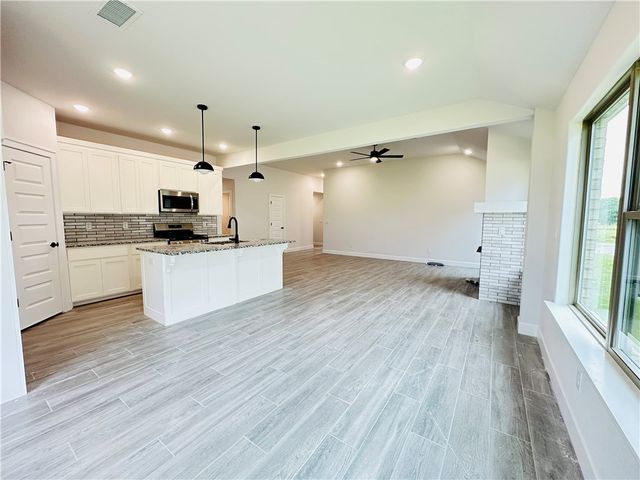 6405 NW Harley Street, Bentonville, AR 72713