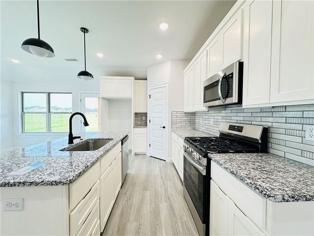 6405 NW Harley Street, Bentonville, AR 72713