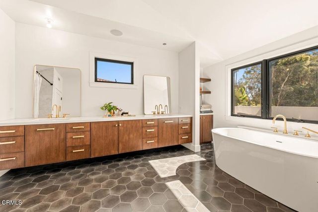 1302 Devon Lane, Ventura, CA 93001
