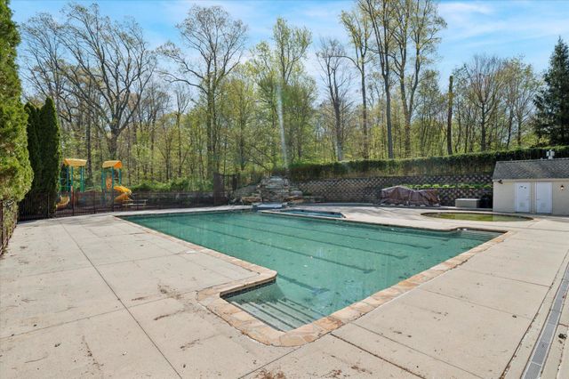 103 BIRCHWOOD DR, West Chester, PA 19380