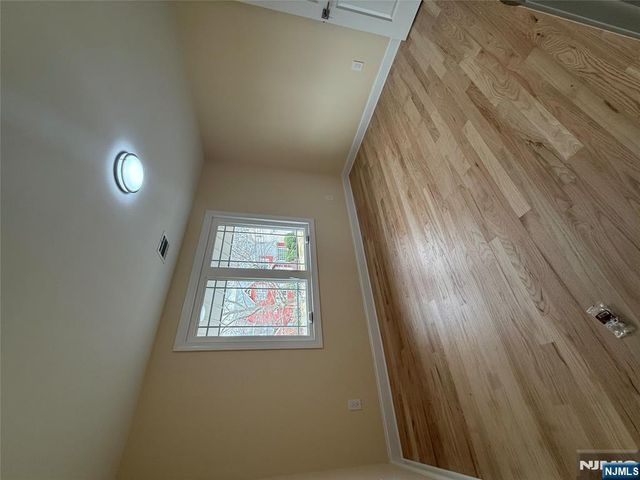 107 Chestnut Street, Rochelle Park, NJ 07662
